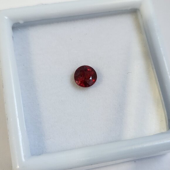 NIB VTG "Fissure Filled Ruby" 5.75mm 0.97cts Round Loose Gemstone - Picture 4 of 5
